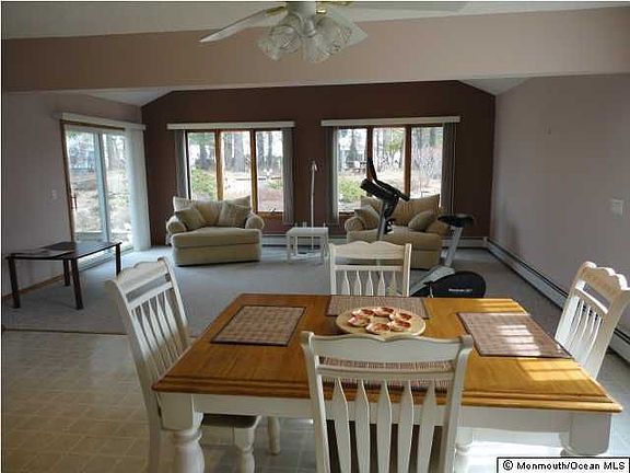 2nd image of 17 Paradise Blvd