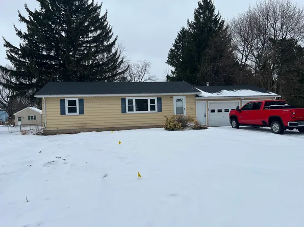 58 Harvey Ln, Spencerport, NY 14559