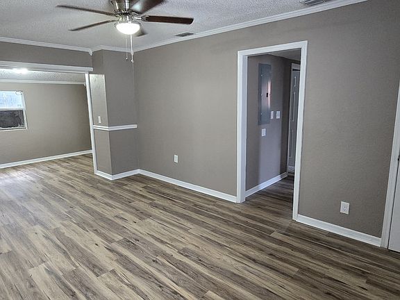 4th image of 5036 Fredericksburg Ave