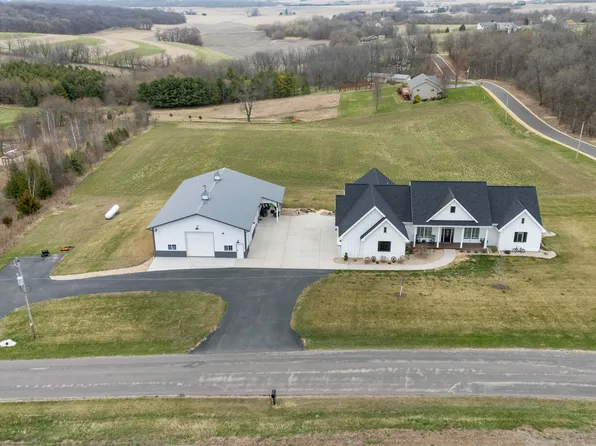 N7914 Buol Rd, Belleville, WI 53508