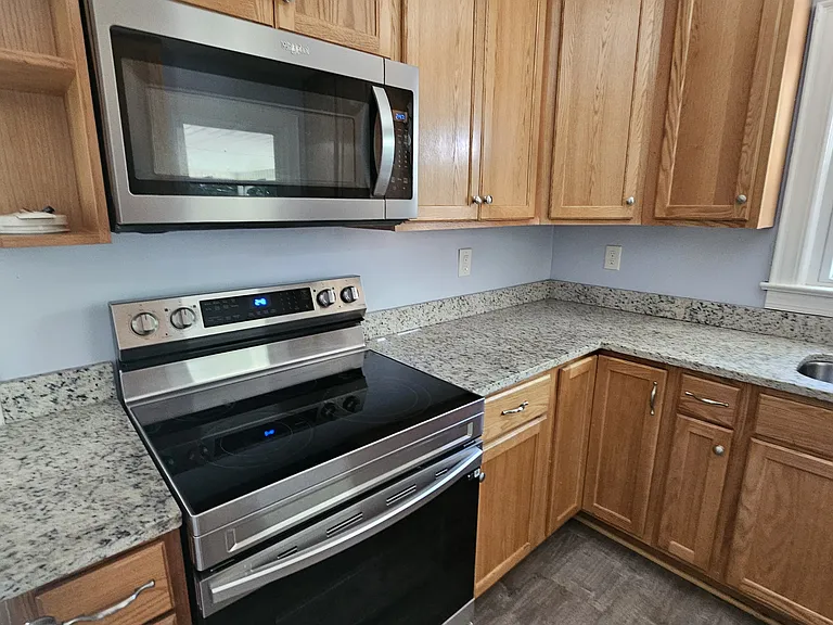 548 Greenway Dr — Photo 9