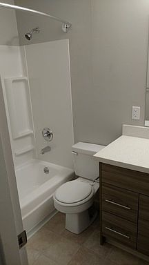 4th image of 1901 E Fir St #103