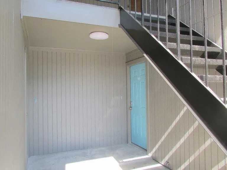 1009 Washington St — Photo 11