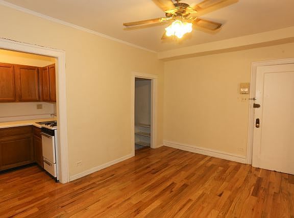4th image of 711 W Belmont Ave APT 110