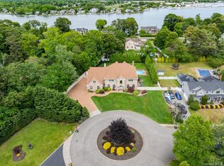 15 Teal Crescent, Great River, NY 11739