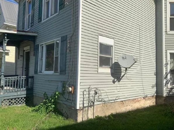 402 Broad St, Conneaut, OH 44030