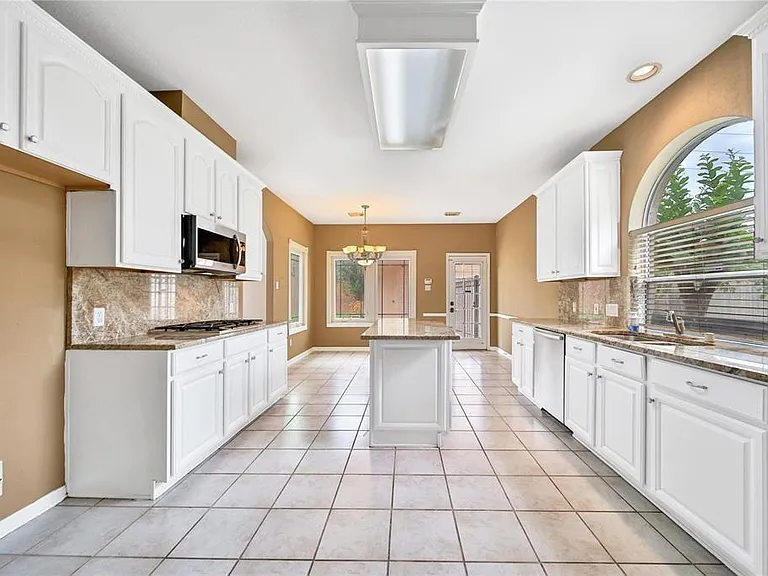4226 Merriweather St — Photo 12