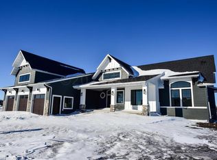 1020 49th Ter W, West Fargo, ND 58078