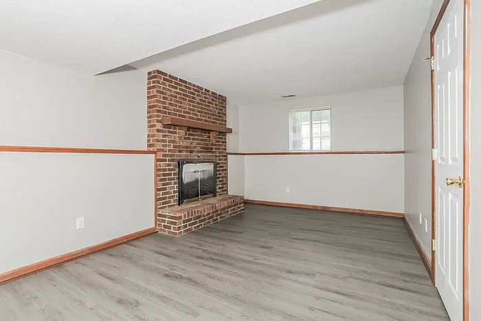 159 Hillwood Ct — Photo 7