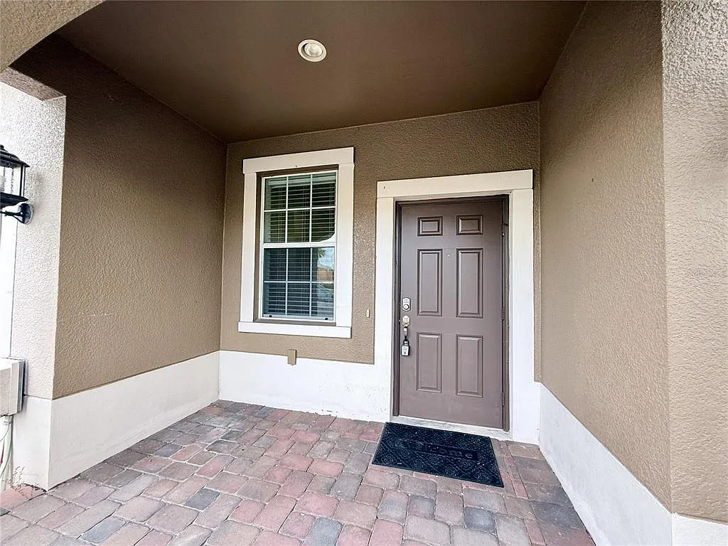 3 bed, 2.5 bath, 1645 sqft, $2,450 — Photo 4