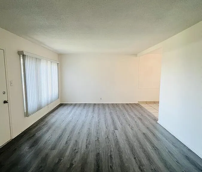 3409 W 104th St #3 — Photo 3