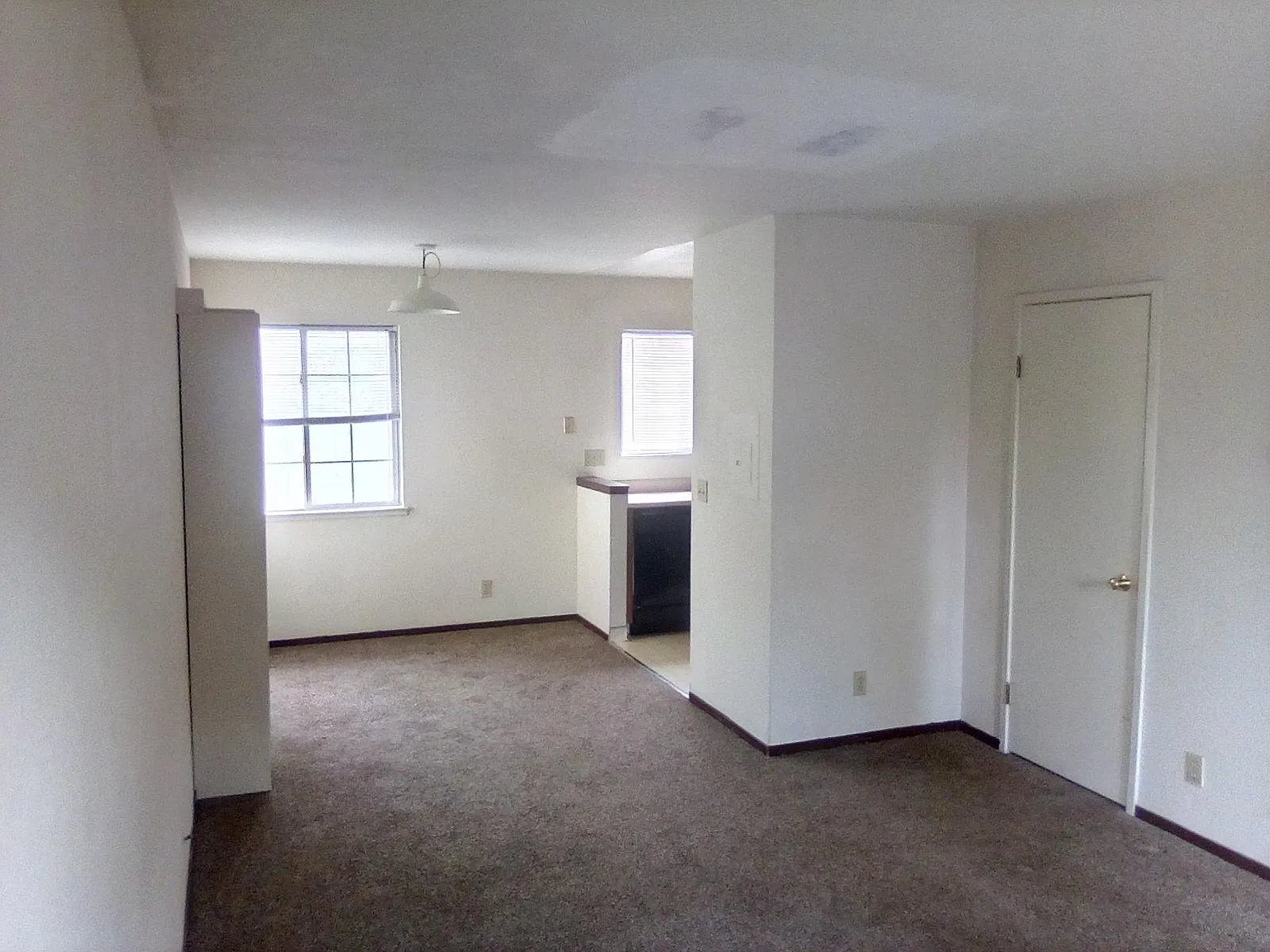 2 bed, 916 sqft, $2,550 — Photo 1