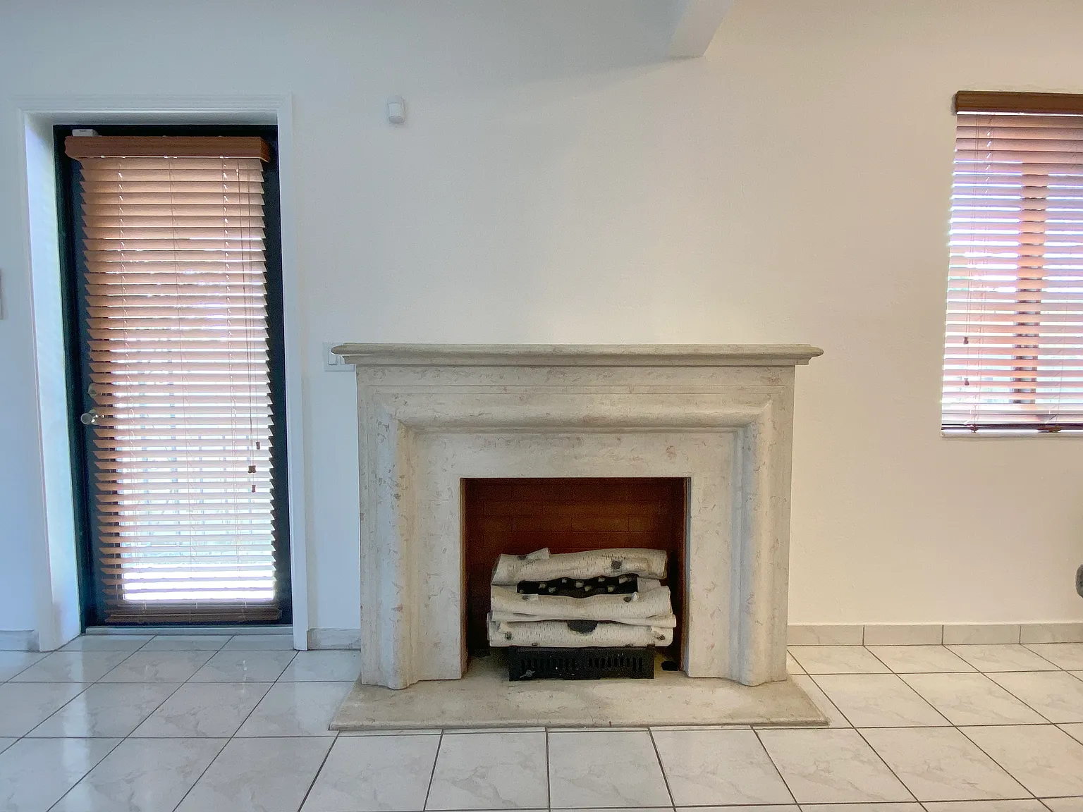 3 bed, 1674 sqft, $3,200 — Photo 3