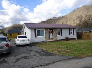 131 Travis Dr, Thelma, KY 41260