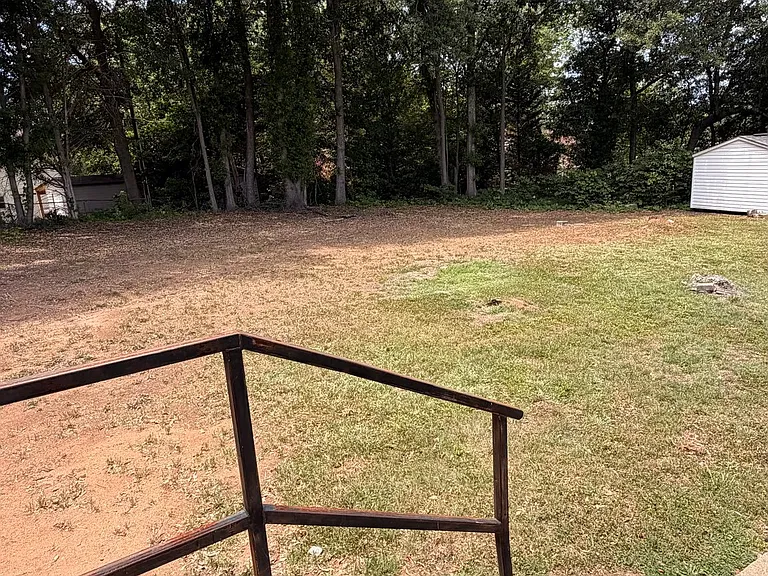 111 Hunter Dr — Photo 14
