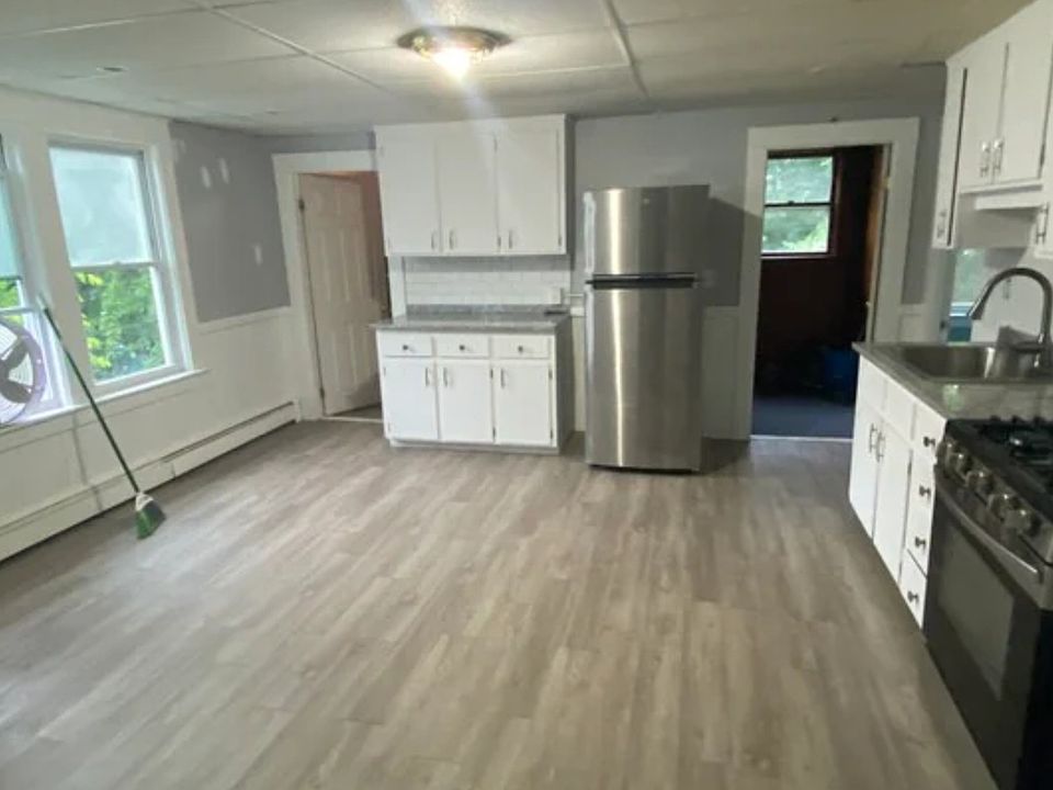 1st image of 128 Bowers St #2