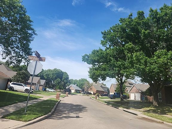 4th image of 1717 Brook Ln