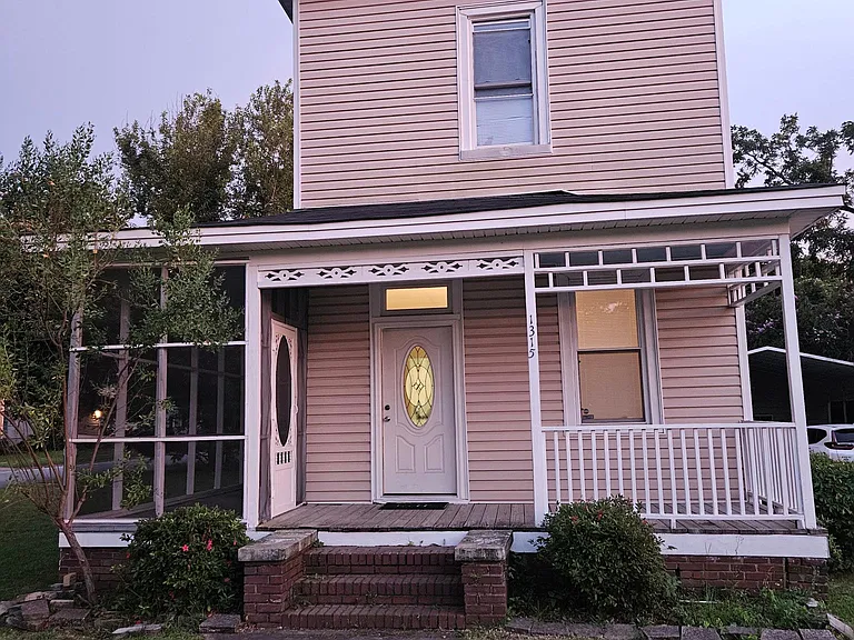 1315 Dover St — Photo 35