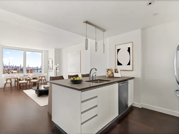 306 Gold Street image 3 of 8