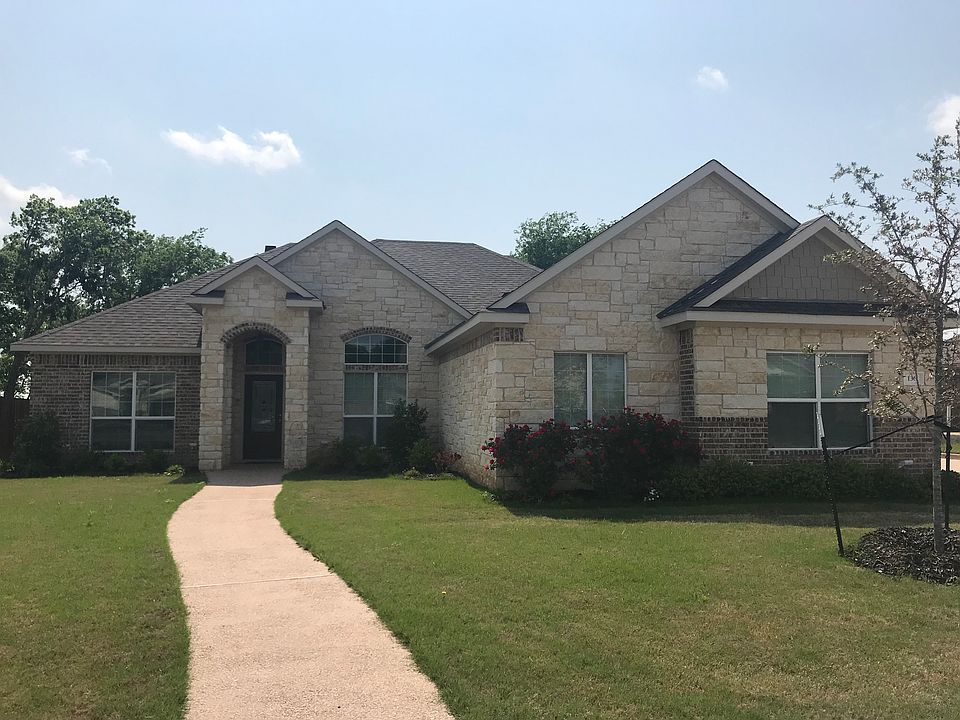 1st image of 136 Oak Meadow Trl