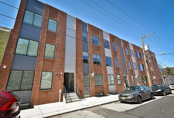 978 N 8th St #7 — Photo 7