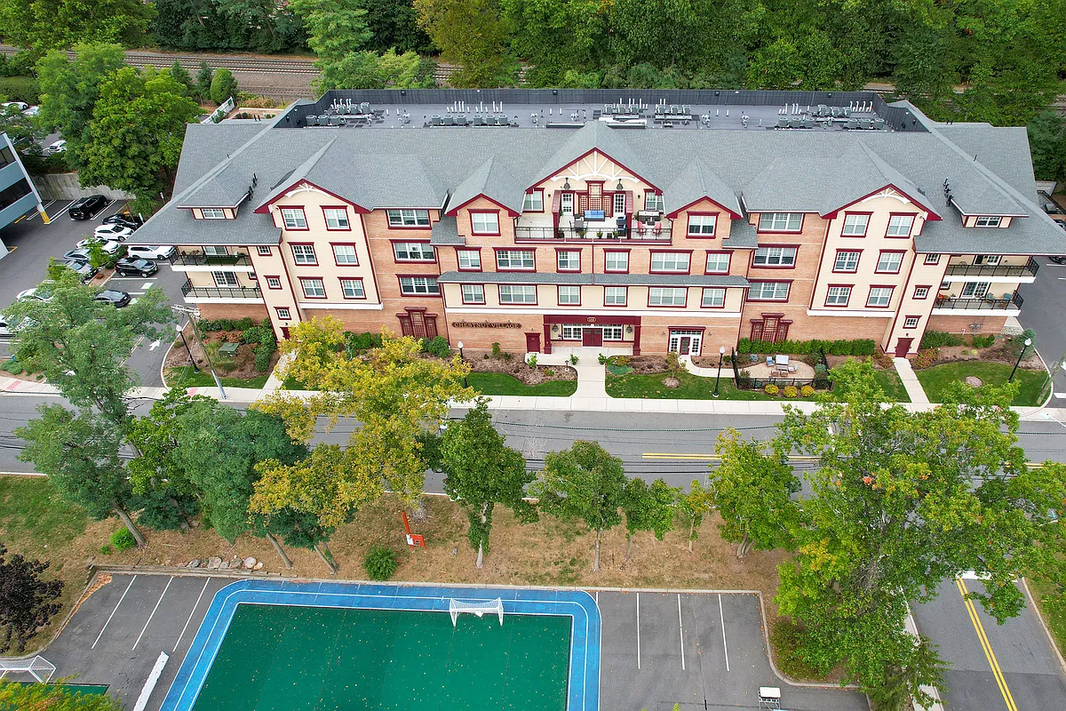 Building Photo - Chestnut Village