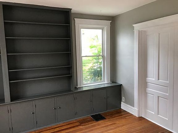 4th image of 2325 Victor St APT 1