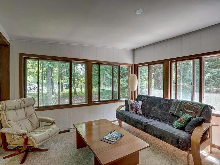 6315 Mound Dr — Photo 2