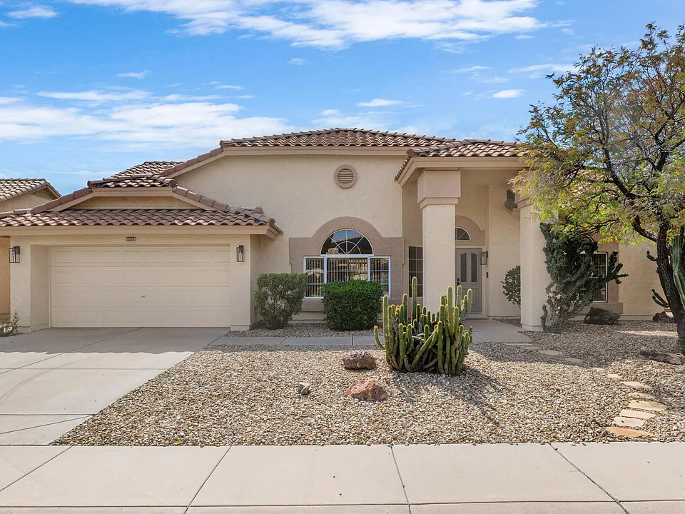 9013 W Kerry Ln
