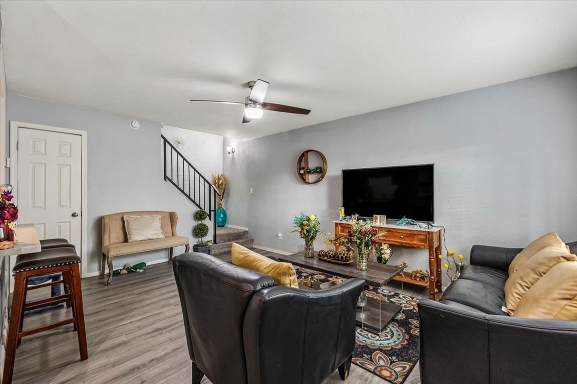 next background image