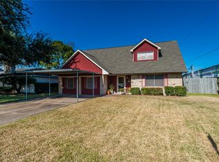 2817 Spa Dr, Deer Park, TX 77536