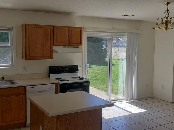 4th image of 20071 Woodline APT 9