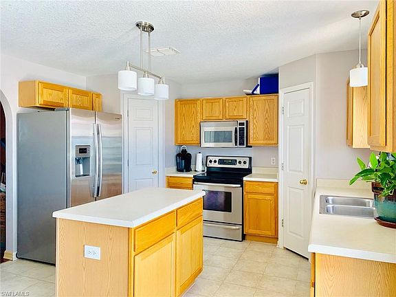 4th image of 708 Tropicana Pkwy E