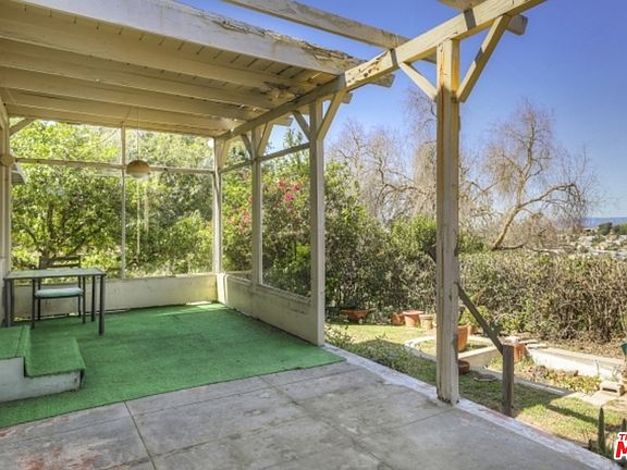 3rd image of 1525 Sargent Pl