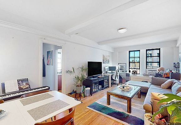 2nd image of 50 W 72nd St APT 1505