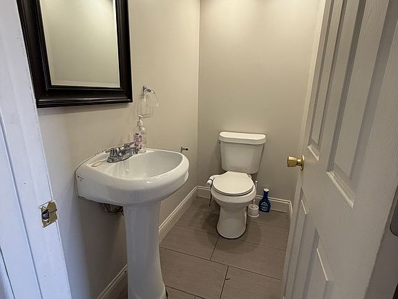 3rd image of 36642 Park Place Dr