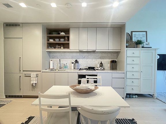 4th image of 550 Vanderbilt Ave #220