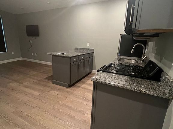 5th image of 14 Yeamans St #309