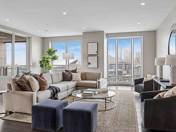 3rd image of 1111 W River Pkwy #21B