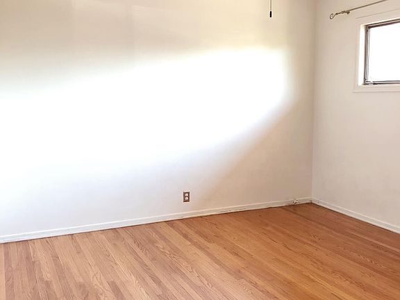 3rd image of 1629 Fremont Ave APT 5