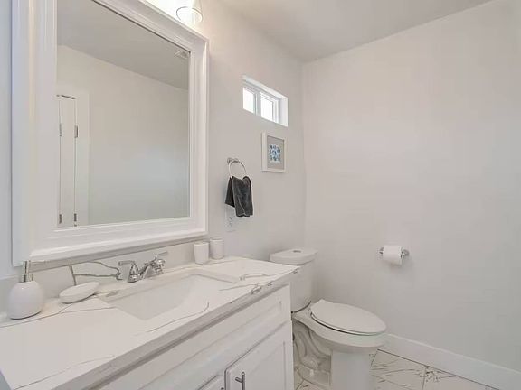 4th image of 304 Eastwood St #A
