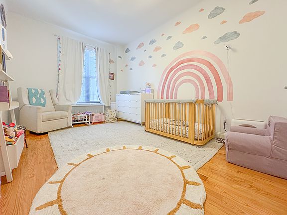 3rd image of 680 W End Ave #6B