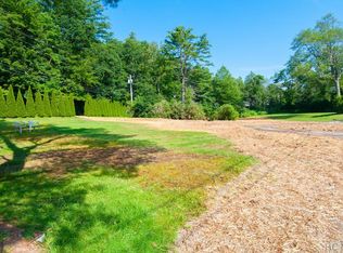 16 Oak St, Highlands, NC 28741