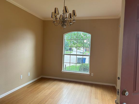 3rd image of 1401 Peak Cir