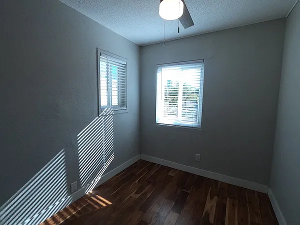 1026-28 B Ave #1028 — Photo 9