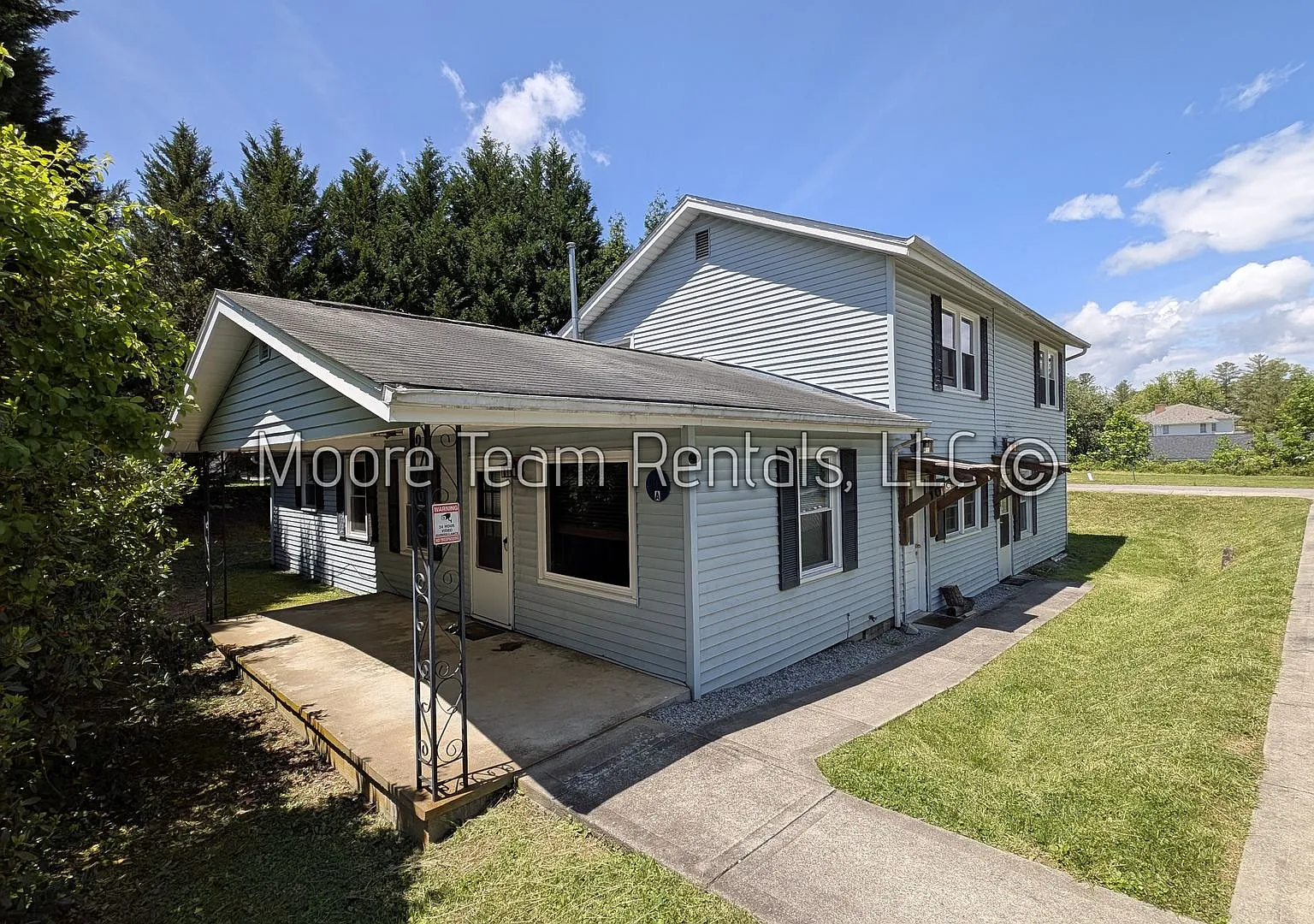 Turnabout Lane Triplex — Photo 1