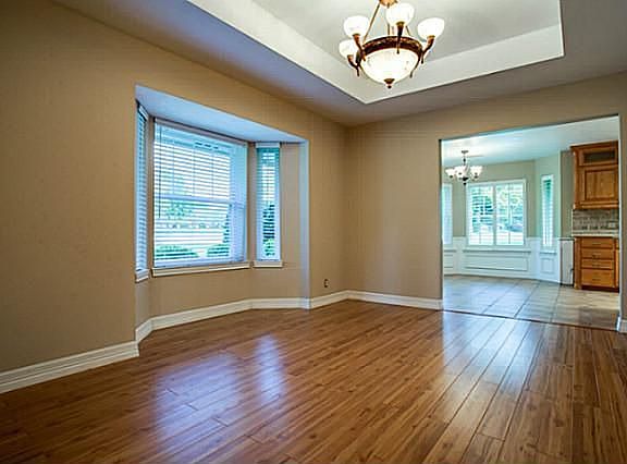 5th image of 1376 Lakeview Dr