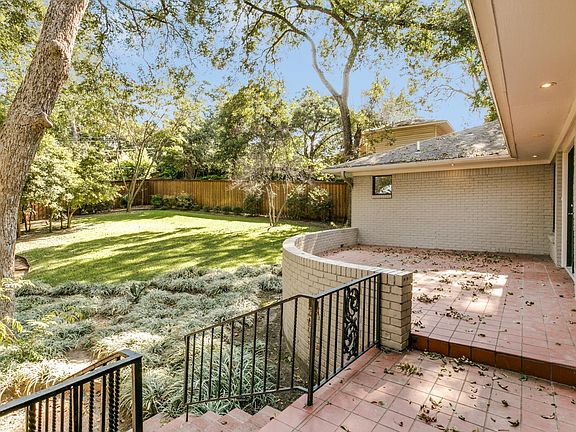 3rd image of 1656 Kessler Canyon Dr