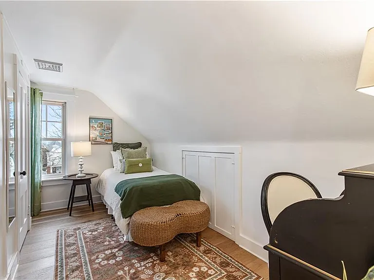 21 Bedlow Ave — Photo 26