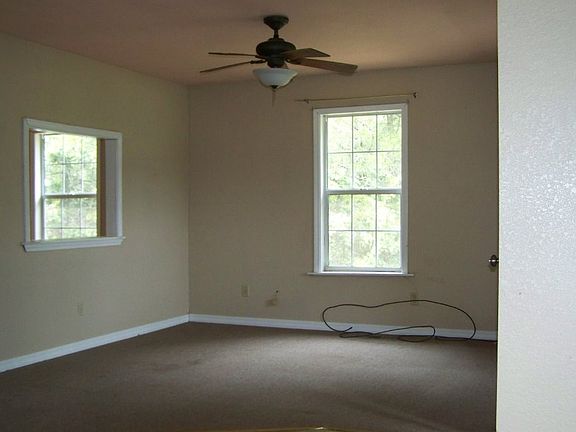 4th image of 505 Aspen Cir